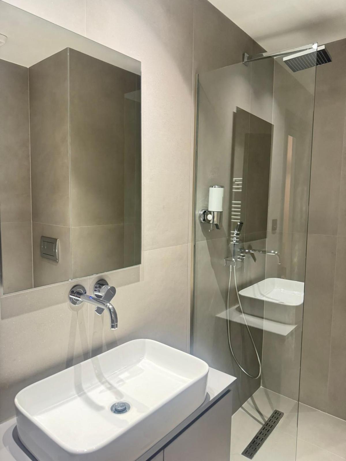 Luna-Your Urban Stay Thessalonique Extérieur photo